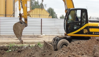 Выкопать яму экскаватором в Клинцах от 920 руб. - 2Землекопа-Клы