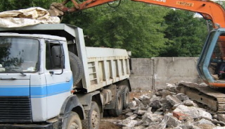Вывоз строительного мусора с участка в Клинцах недорого от 1532 руб. | 2Землекопа-Клы